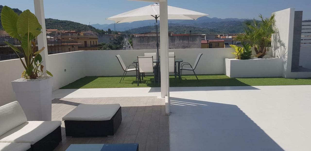 L'Isola Di Ago Appartement Torregrotta Buitenkant foto